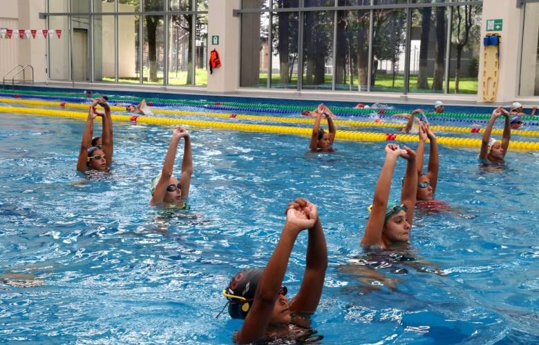 Realizan selección nacional de natación artística campamento rumbo al mundial de categoría juvenil 