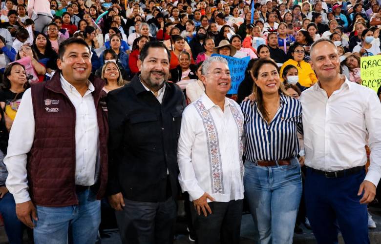 Acompaña Francisco Vázquez entrega de tarjetas de Mujeres con Bienestar en Texcoco