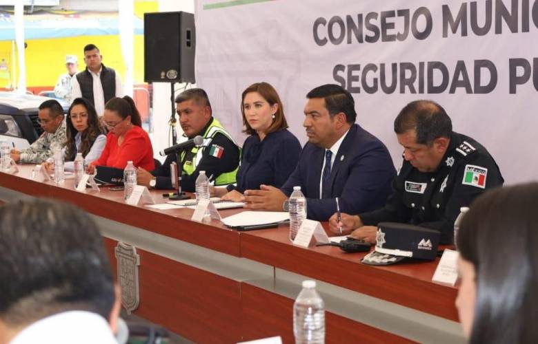 Programa Taxi Seguro y entrega de patrullas en San Mateo Atenco