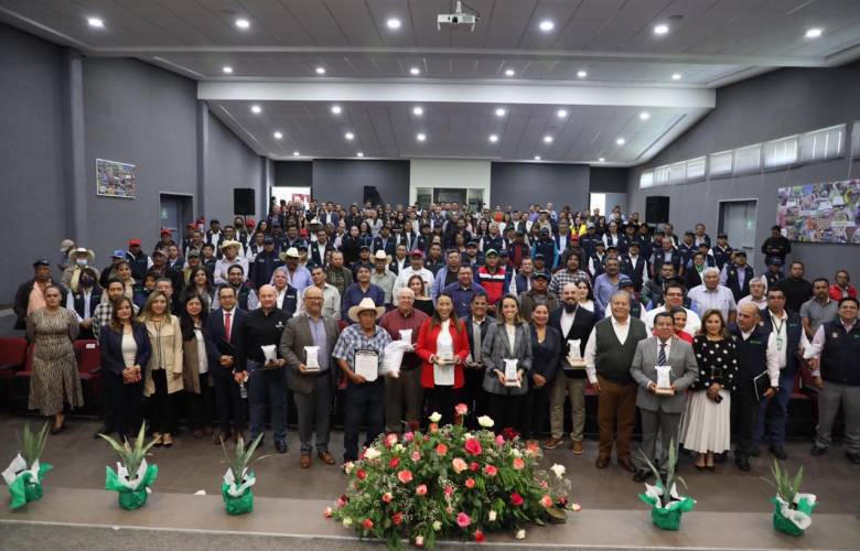 Firman ICAMEX y CIMMYT convenio para impulsar la regeneración de maíces en los valles altos del Edoméx 