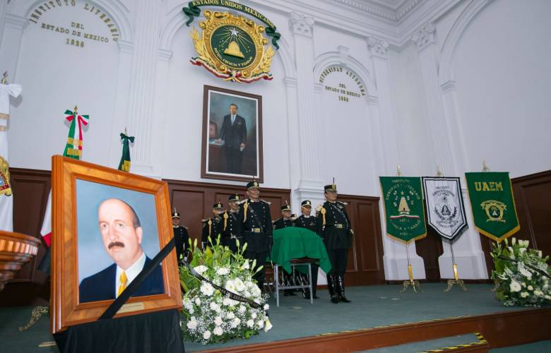 Rinde UAEMéx homenaje de cuerpo presente al EX Rector Rafael López Castañares