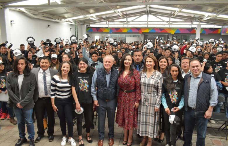 Estudiantes en naucalpan reciben apoyo para transporteÂ 