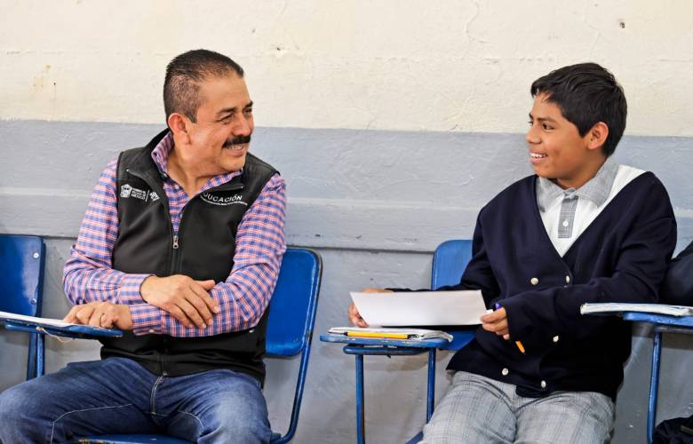 Participan estudiantes del Estado de México en maratones de lectura contra la discriminación