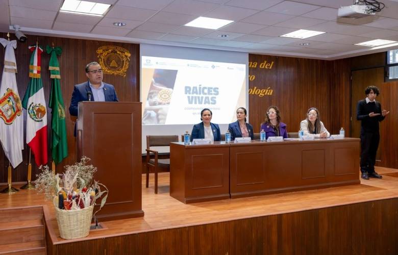 Lleva UAEMéx al espacio público una exposición fotográfica sobre identidad y territorio