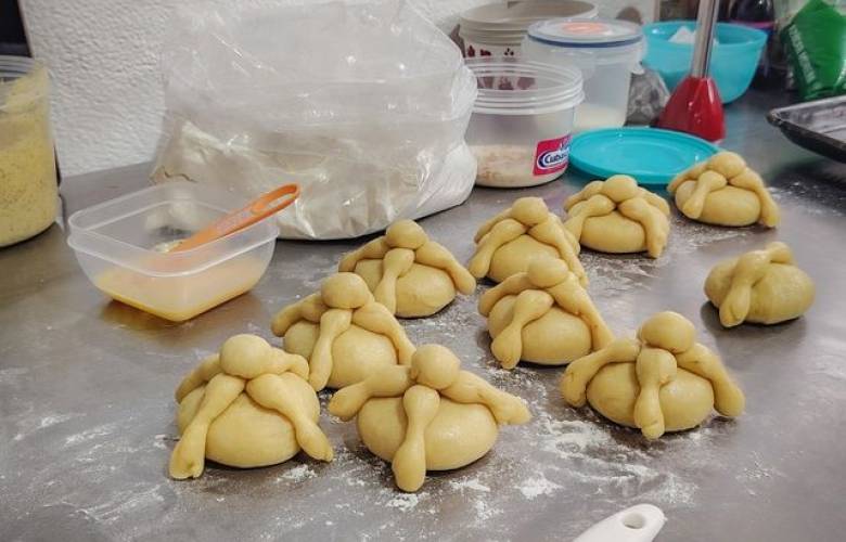 Representan estudiantes de la UAEMéx a la universidad en Concurso Estatal de Pan de Muerto