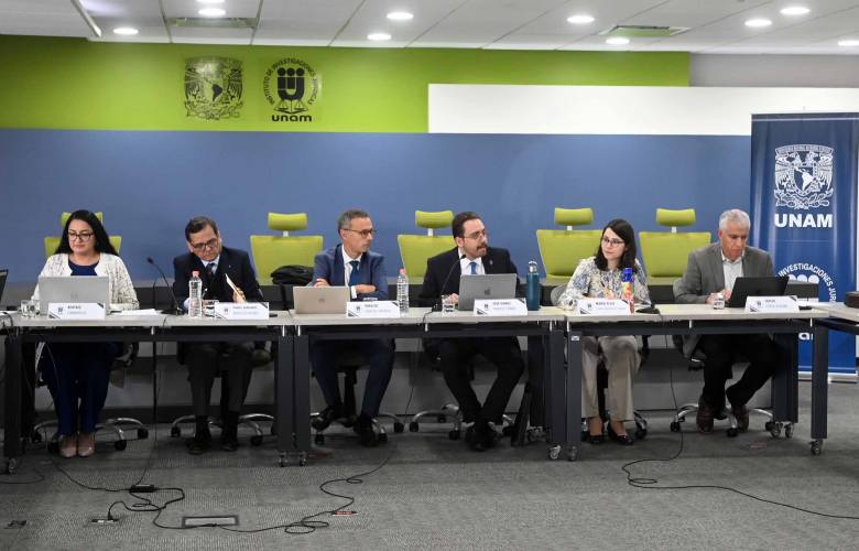 Juristas de México y España debaten en la UNAM la urgencia de regular la Inteligencia Artificial