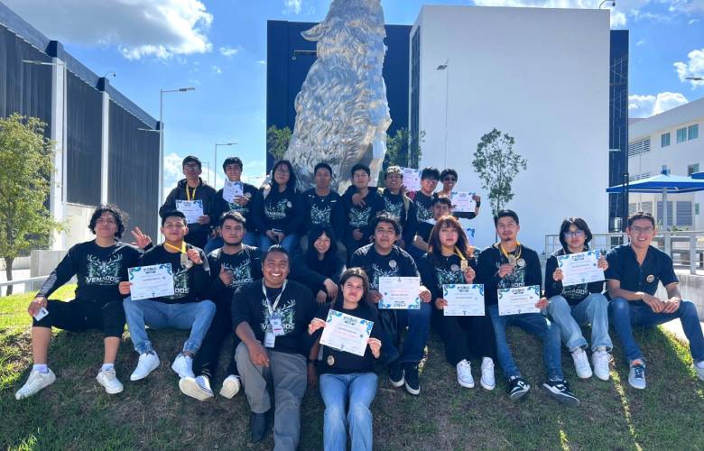 Conquistan estudiantes mexiquenses primeros lugares en torneo regional de robótica