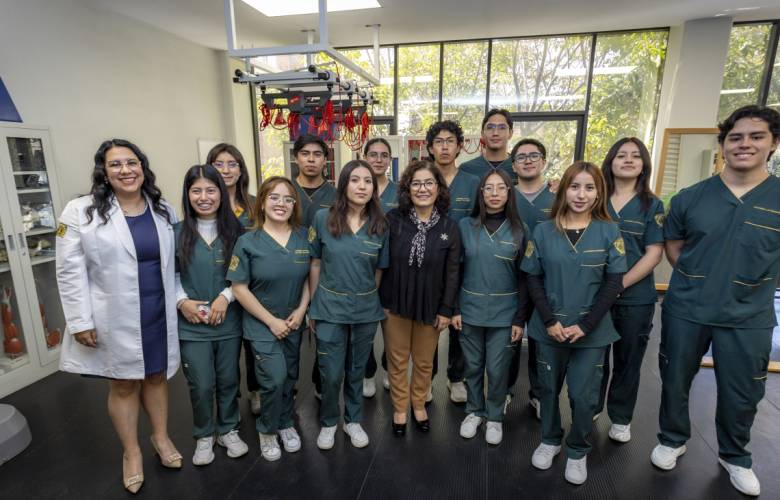 Convoca Sebastián Errázuriz a universitarios a involucrarse en la solución de problemas sociales