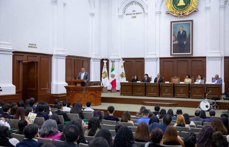 Gradúa UAEMéx a 95 estudiantes y da paso a su nueva Prepa Digital