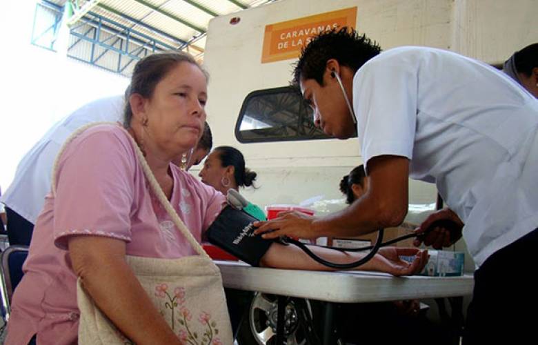 Enfrentan personas mayores rurales mayores gastos de bolsillo en salud