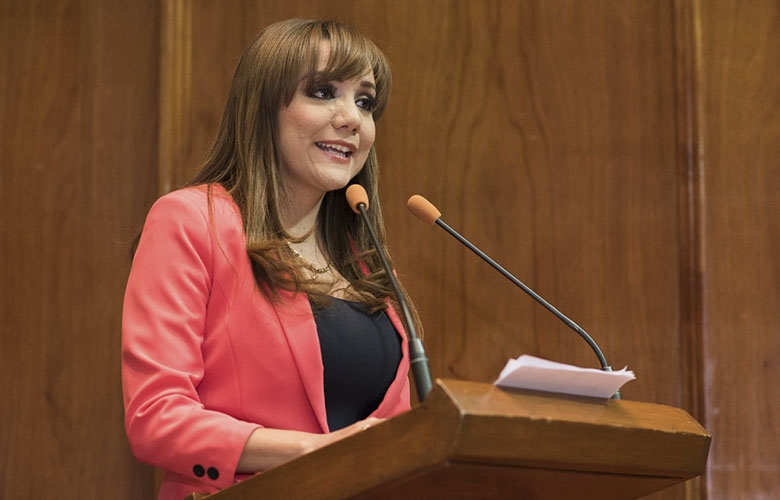 Evitar discriminación por tatuajes, perforaciones o expansiones