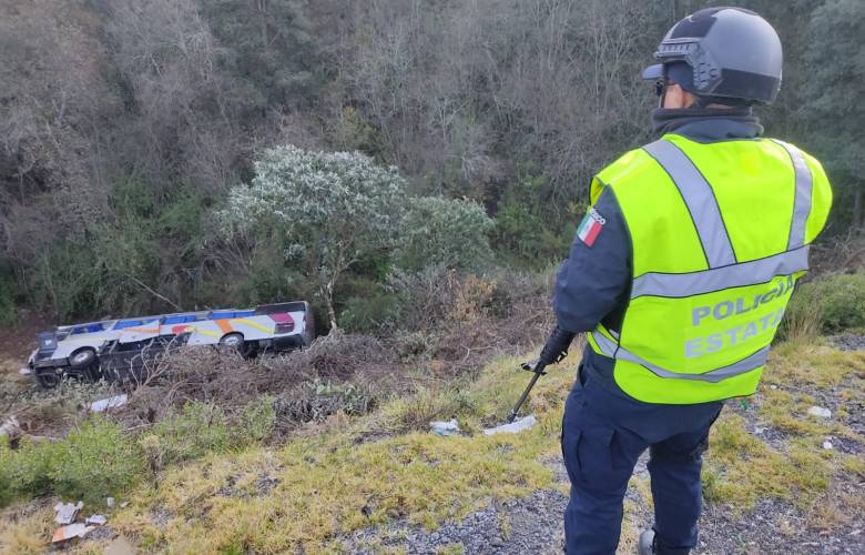 Vuelca autobús en la México-Puebla, una persona murió 16 más lesionados 