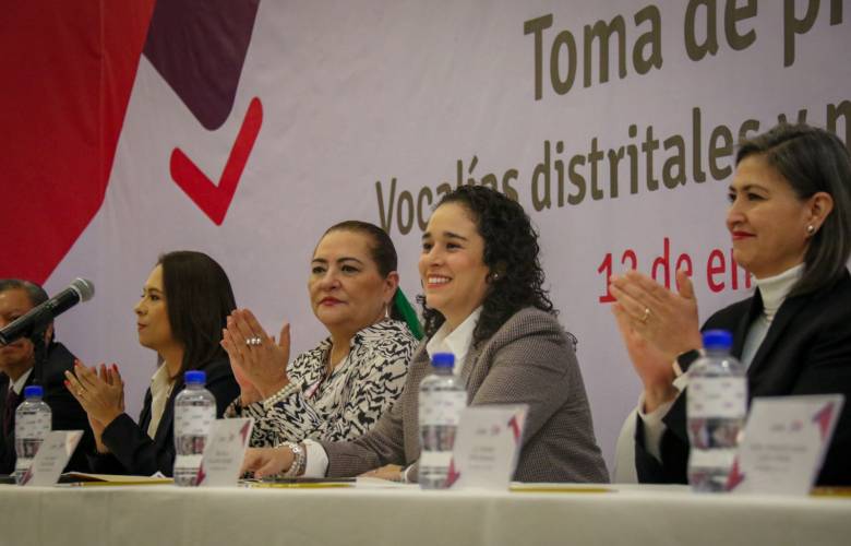 Toman protesta vocalías distritales y municipales del IEEM 