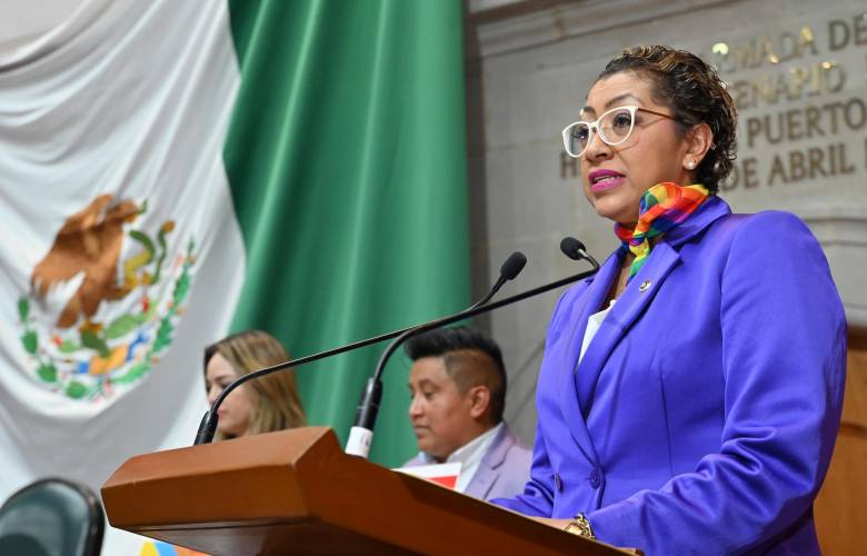 Luisa Navarro y Brenda Miranda plantean baños neutros en escuelas