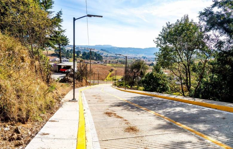 Erika Olea entrega de nuevas obras de infraestructura en Chiquixpac II