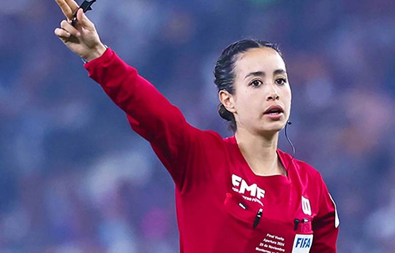Histórico debut: La universitaria mexicana Katia Itzel García hace historia como árbitra central en el Mundial Varonil 2026