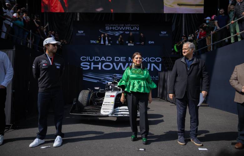 Recibe Checo Pérez homenaje en Paseo de la Reforma tras alcanzar 300 carreras en la Fórmula 1