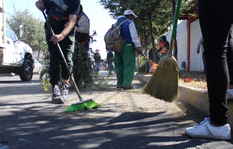 Realiza Metepec jornadas de limpieza comunitaria con vecinas y vecinos