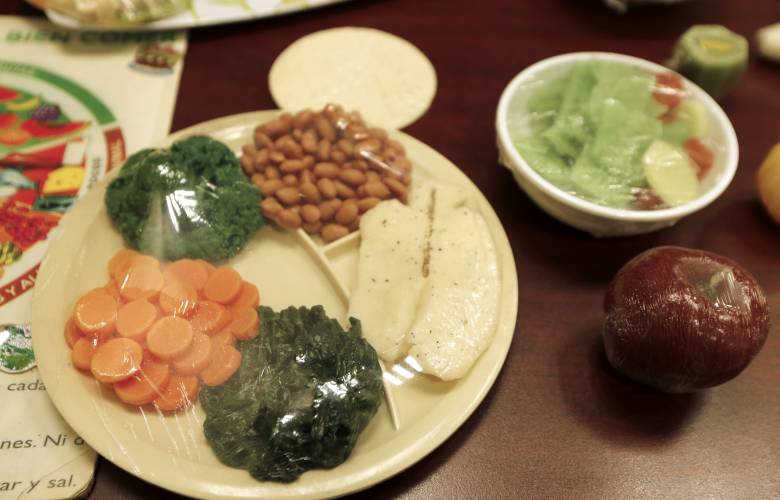 Recomiendan descartar dietas milagro para bajar de peso como propósito para 2022