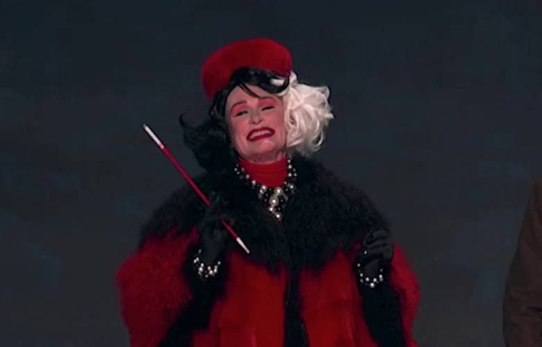 Sorprende Glenn Close como Cruella durante presentación de Disney