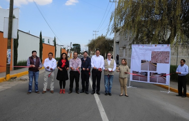 Estrenan calles renovadas vecinos de tres localidades de metepec