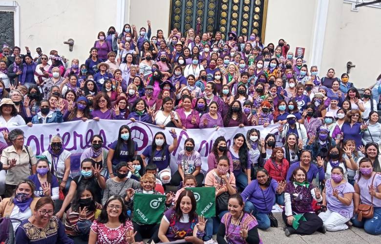 Exhortan feministas morenistas a legisladores conceder a mexiquenses el derecho a la ILE