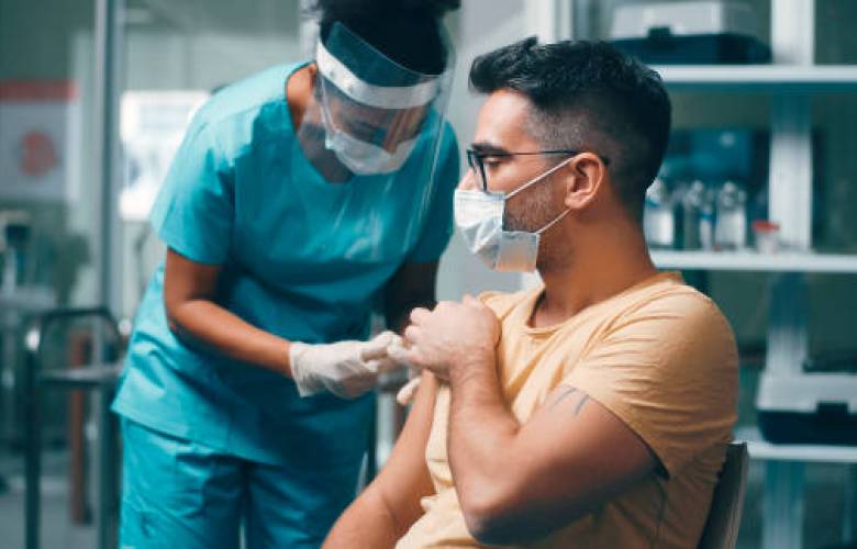 Estas son las fechas y sedes donde se aplicará la vacuna de refuerzo contra covid-19 para adultos de 50 a 59 años en los 23 municipios faltantes