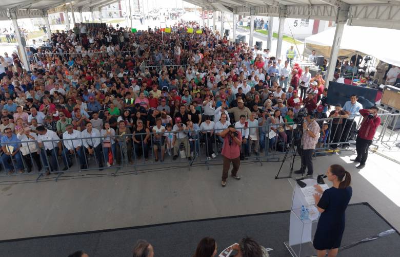 Entrega Sheinbaum viviendas y escrituras como parte del programa Vivienda para el Bienestar