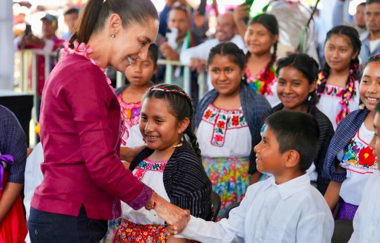 Anuncia Sheinbaum espacios en la Universidad Rosario Castellanos para aspirantes que no ingresen a la UNAM