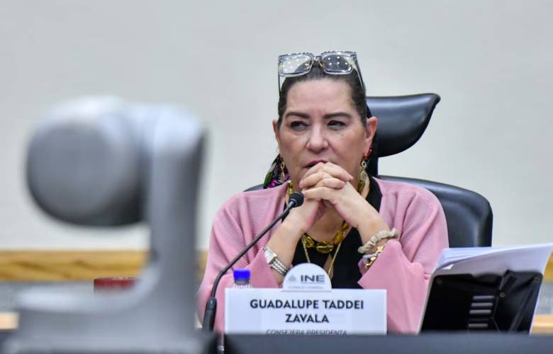 Exige Sheinbaum auditorías al INE ante señalamientos de presunta corrupción y rechaza privilegios legislativos