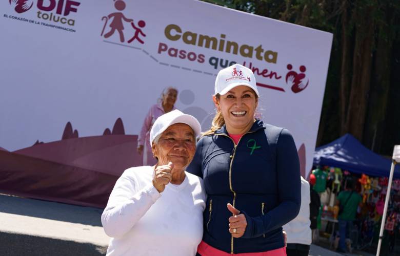 Rocío Pegueros encabeza caminata por la salud con más de 280 adultos mayores en Toluca