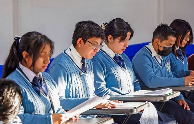 Suman en Edomex cerca de medio millón de estudiantes a los Maratones de Lectura por los 100 años de la educación secundaria