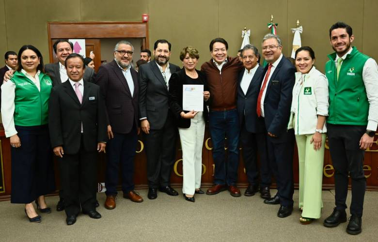 Solicita Delfina Gómez al IEEM registro como candidata de Morena, PT y PVEM