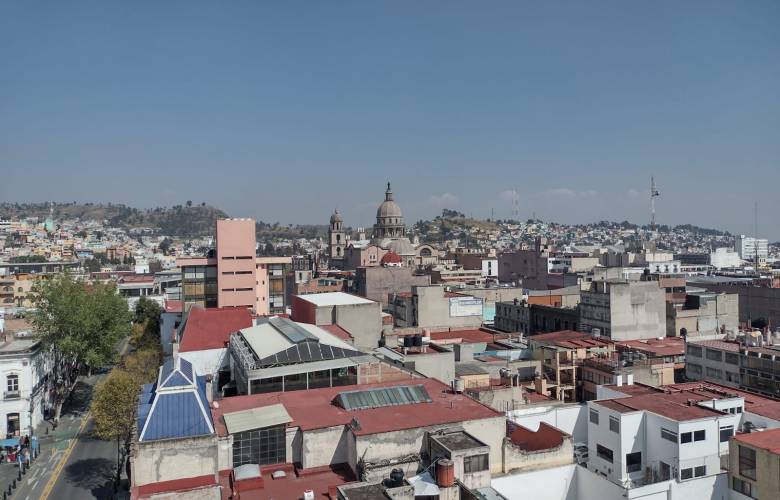 Falta de agua en Toluca ya afecta también a negocios