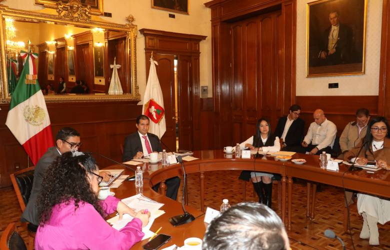 Toluca reconduce recursos para bacheo 