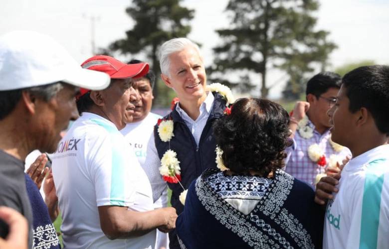 Entregan unidad deportiva en jocotitlán