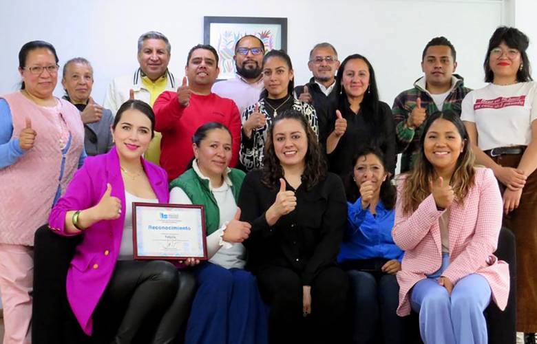 Entrega CODHEM reconocimiento a la defensoría municipal de derechos humanos de Toluca 