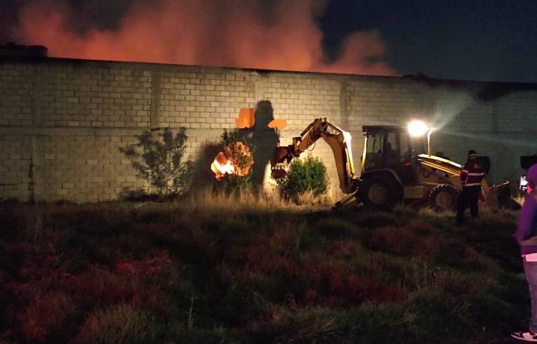 Liquidado el incendio en planta recicladora de Toluca