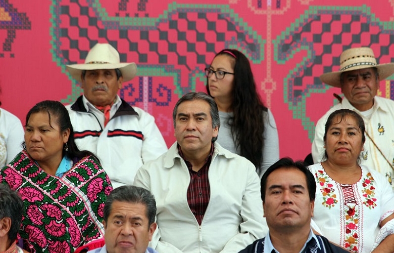 Entregan traducción de ley de derechos y cultura indígena a 5 etnias originarias  