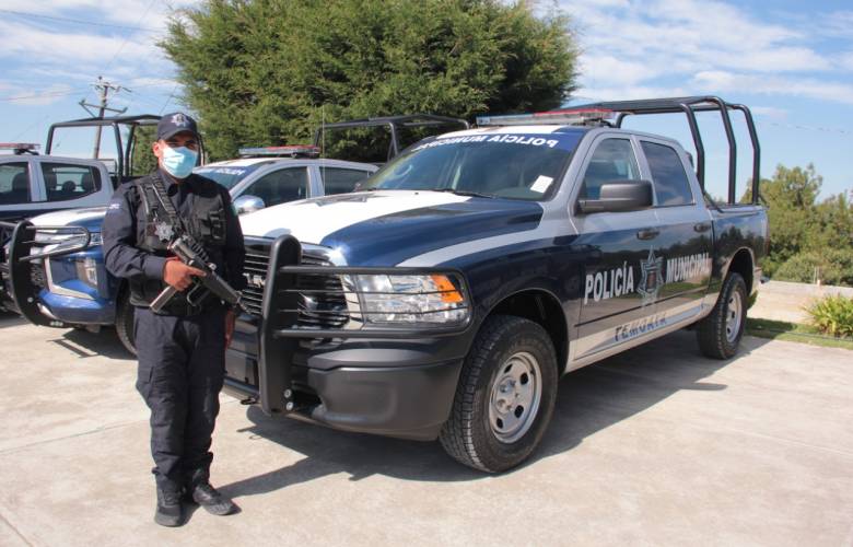 Entrega Nelly Rivera cinco patrullas más para seguridad pública  en Temoaya