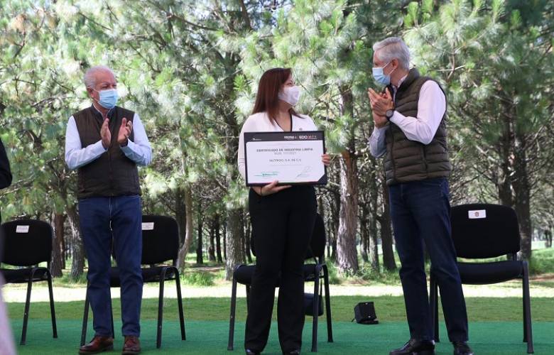Entrega Alfredo del Mazo certificados ambientales a empresas y hospitales socialmente responsables 