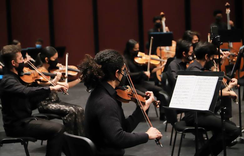 Orquesta Filarmónica se presentó en El Centro Cultural Mexiquense Bicentenario