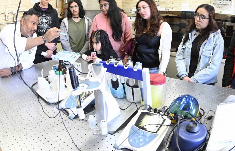 La ciencia carece de género, enfatizan María Soledad Funes y Arturo Menchaca