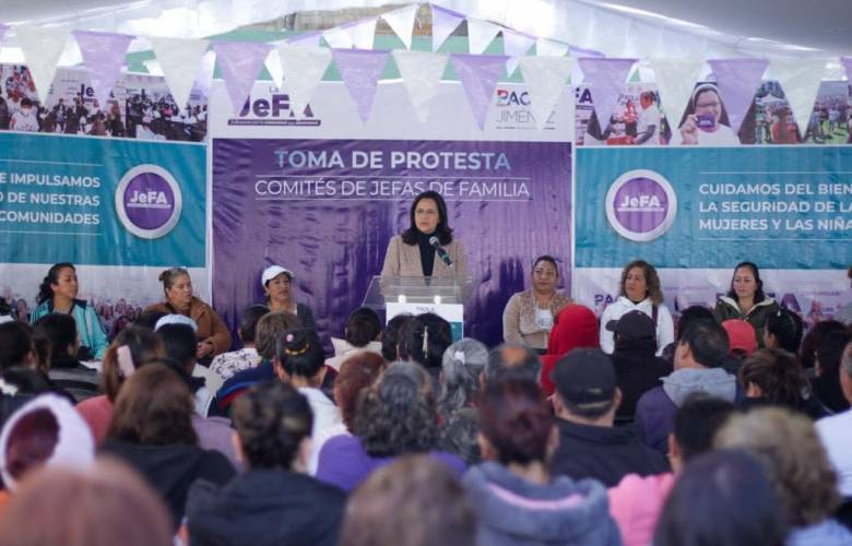 Ante Paola Jiménez rinden protesta 600 integrantes de LA JEFA A.C.