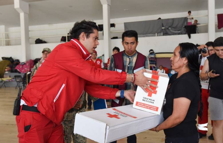 Entrega Cruz Roja ayuda humanitaria a damnificados de Santo Tomás de los Plátanos