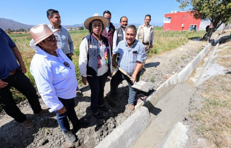 Fortalece Gobierno de Delfina Gómez infraestructura de riego en Villa Guerrero para beneficiar a productores de flor y fresa
