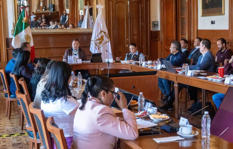 Concede Toluca condonación de derechos a artesanos del Alfeñique y comerciantes de la Feria de la Enchilada