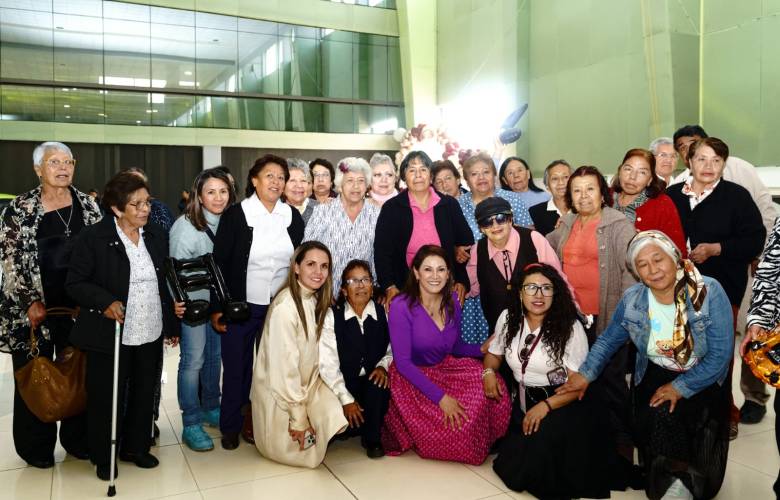 Reconoce DIF Toluca a más de mil adultos mayores