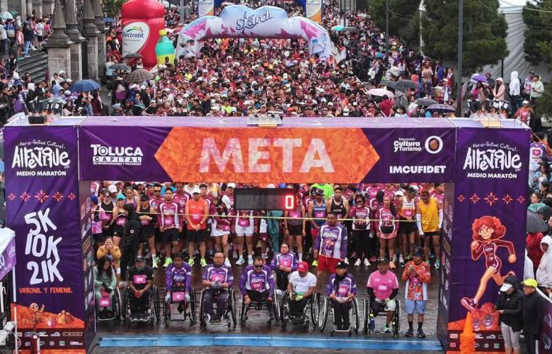 Reúne Medio Maratón del Alfeñique a más de 3 mil 200 corredores en Toluca