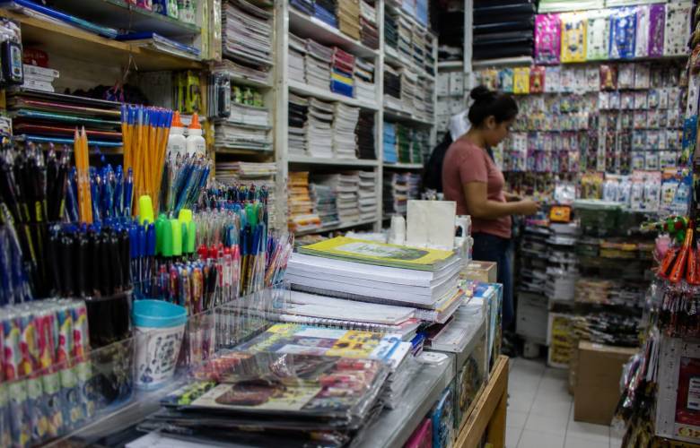 Resienten comercios cercanos a escuelas caída en ventas por vacaciones de verano